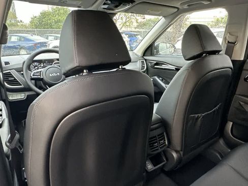 Certified 2026 Kia Seltos SX w/ SX Sunroof Package AWD/4WD image 23