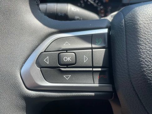Used 2023 Jeep Compass Latitude w/ Convenience Group AWD/4WD image 18
