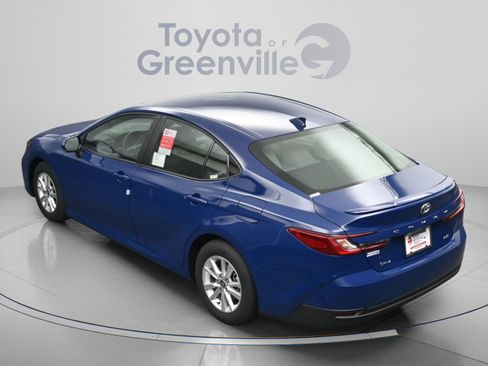 Used 2025 Toyota Camry LE w/ Convenience Package FWD image 8