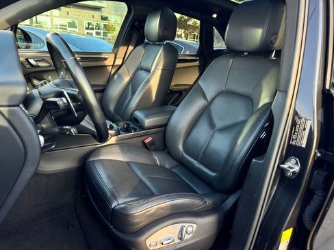 Used 2023 Porsche Macan S image 20