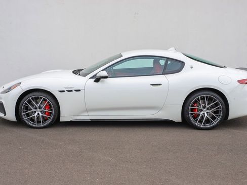 Used 2024 Maserati GranTurismo Trofeo AWD/4WD image 20