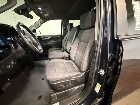 Used 2022 Chevrolet Silverado 1500 LT image 12