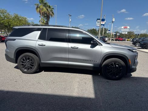 Used 2026 Chevrolet Traverse LT w/ Midnight/Sport Edition FWD image 4