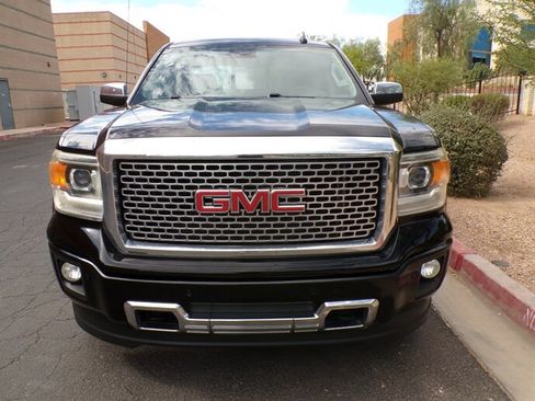 Used 2015 GMC Sierra 1500 Denali w/ Driver Alert Package AWD/4WD image 2
