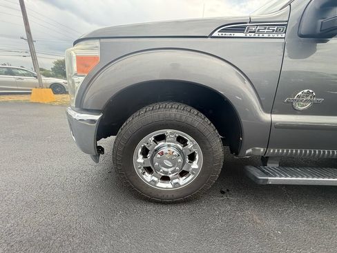 Used 2013 Ford F250 Lariat w/ Chrome Pkg RWD image 10