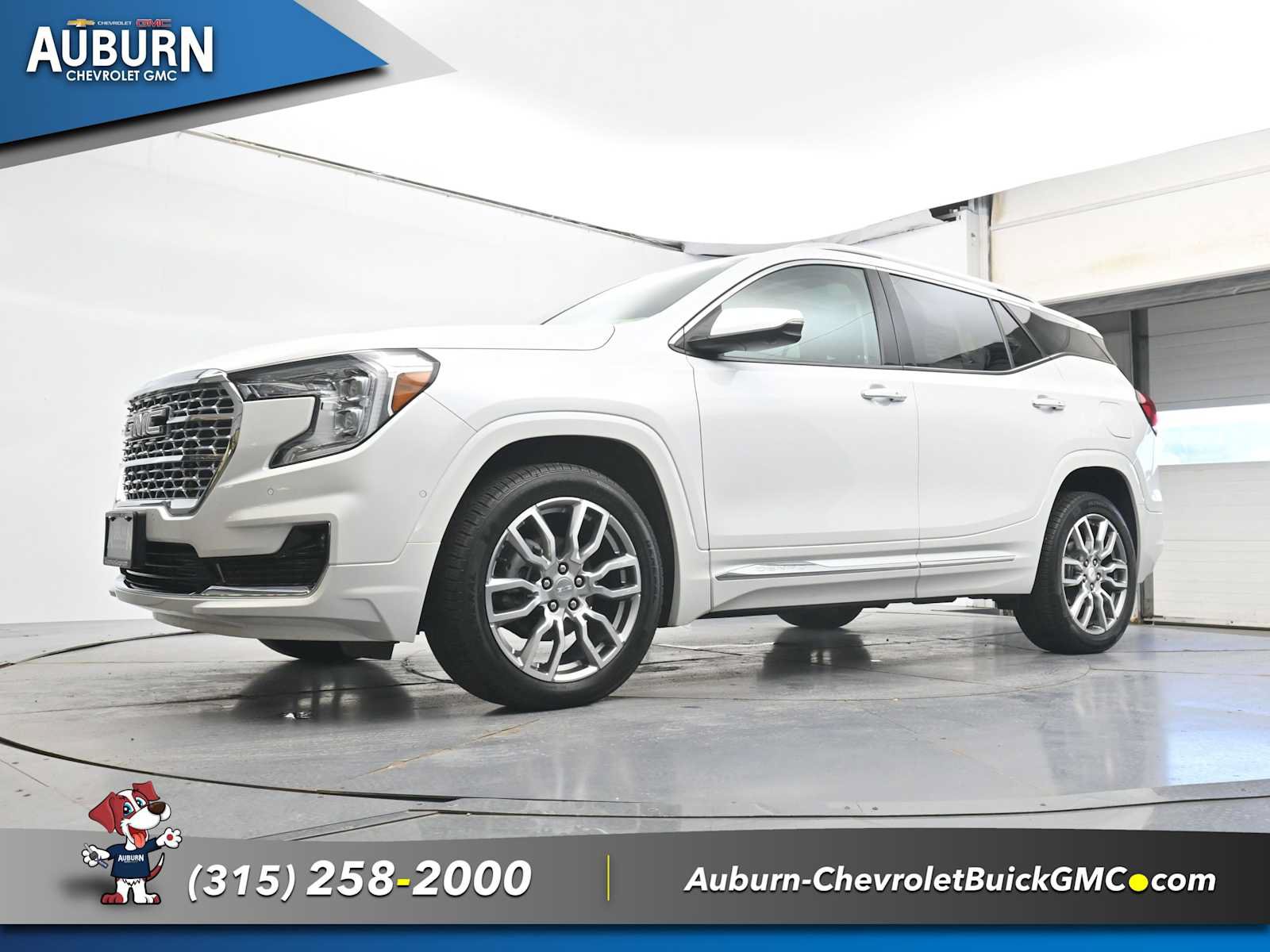 Used 2024 GMC Terrain Denali w/ Denali Premium Package AWD/4WD image 22