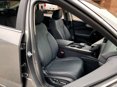 Used 2025 Acura TLX w/ Technology Package image 8