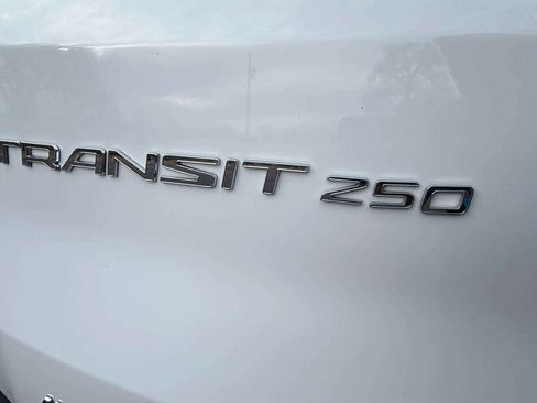 Used 2022 Ford Transit 250 Medium Roof AWD image 18