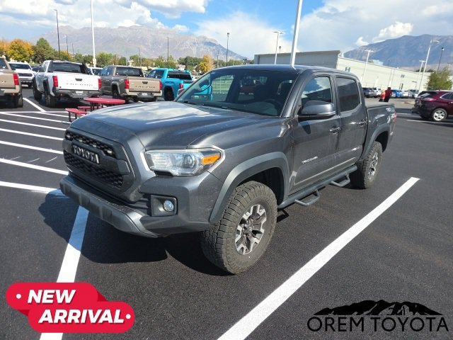 Used 2017 Toyota Tacoma TRD Off-Road w/ Premium & Technology Package AWD/4WD image 2