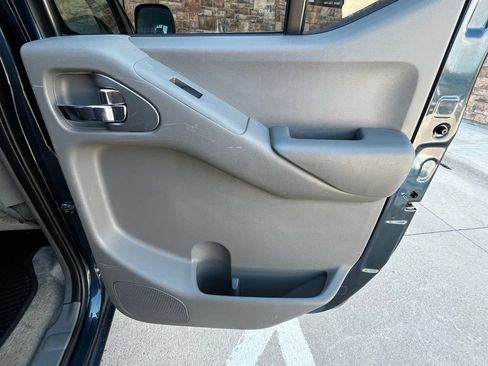 Used 2018 Nissan Frontier SV AWD/4WD image 18
