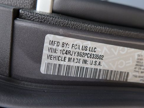 Used 2023 Jeep Grand Cherokee 4WD 4xe image 41