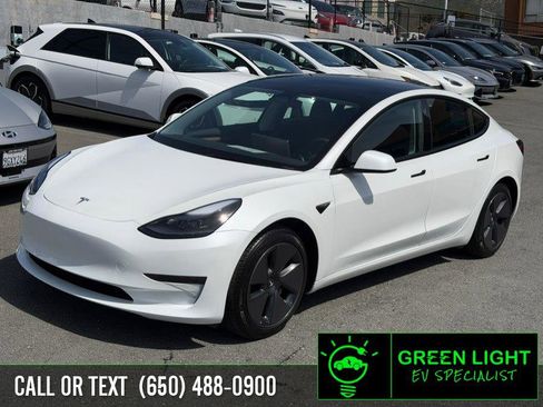 Used 2023 Tesla Model 3 Standard Range image 1