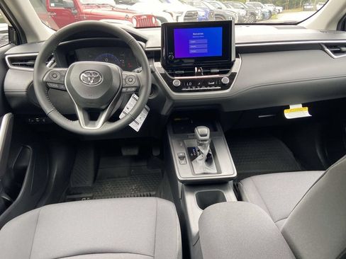 Used 2026 Toyota Corolla Cross LE FWD image 11