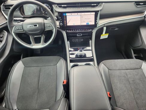 New 2026 Jeep Grand Cherokee Altitude AWD/4WD image 27