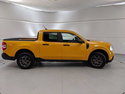 Used 2022 Ford Maverick XLT FWD image 2