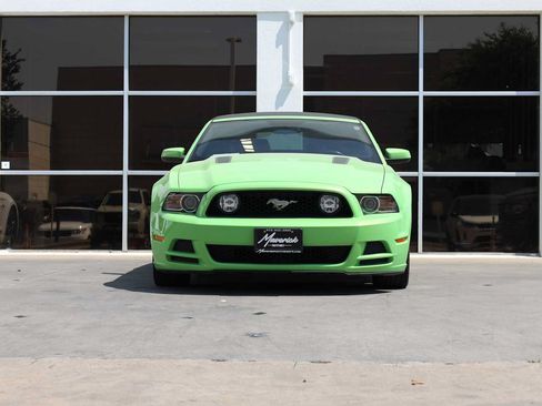 Used 2013 Ford Mustang GT RWD image 6