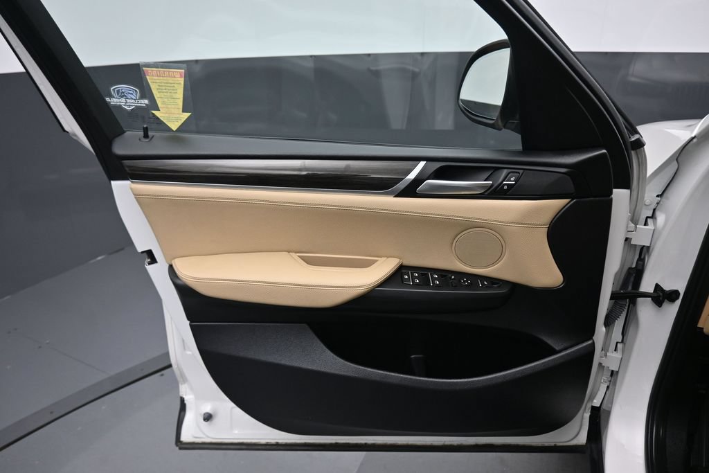Used 2017 BMW X3 sDrive28i RWD image 9
