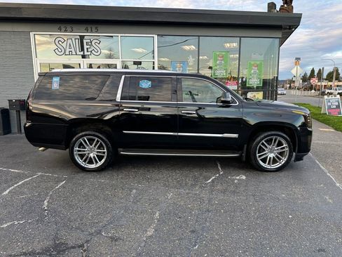 Used 2015 Cadillac Escalade ESV Luxury image 4