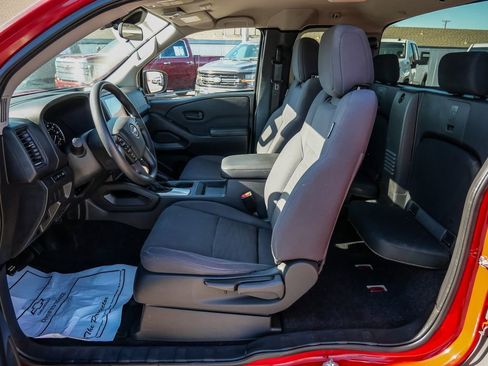 Used 2022 Nissan Frontier S RWD image 15