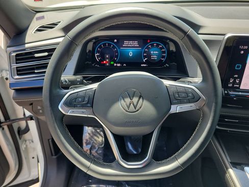 Used 2024 Volkswagen Atlas Cross Sport SE image 26