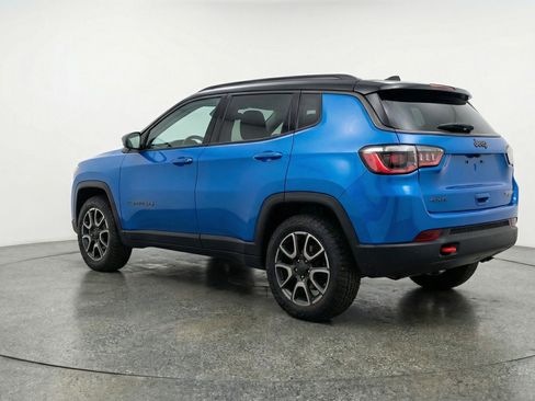 Used 2025 Jeep Compass Trailhawk w/ Trailer Tow Group image 6