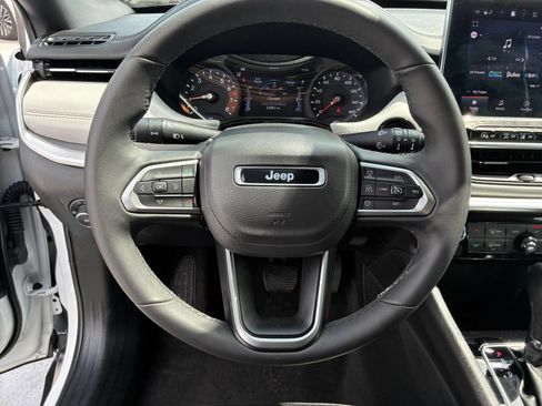 Used 2025 Jeep Compass Limited AWD/4WD image 28