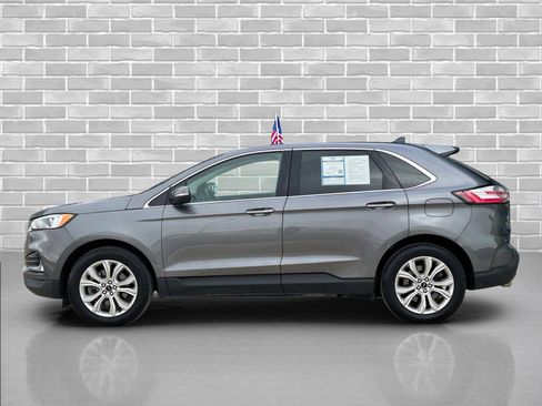 Used 2023 Ford Edge Titanium image 2