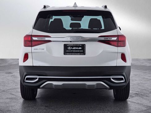 Used 2023 Kia Seltos S FWD image 4
