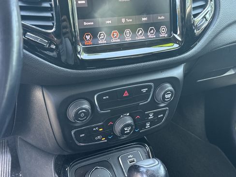 Used 2018 Jeep Compass Limited AWD/4WD image 26