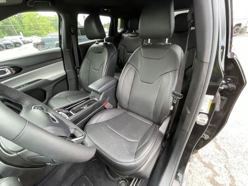 Certified 2024 Jeep Compass Limited w/ Elite Group AWD/4WD image 10