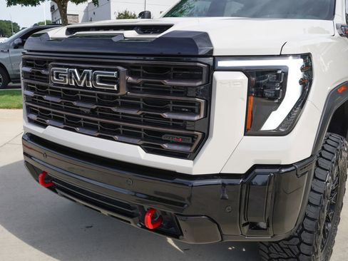 Used 2026 GMC Sierra 2500 AT4X w/ LPO, Black Badging Package AWD/4WD image 31