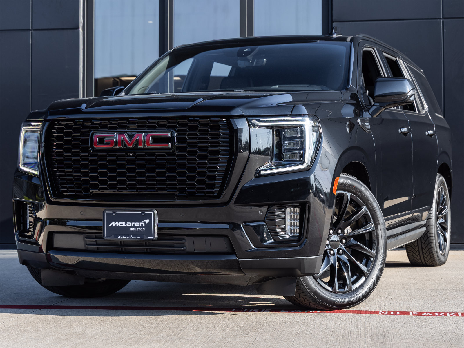 Used 2021 GMC Yukon Denali w/ Denali Premium Package RWD image 1