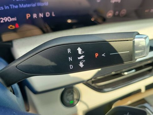 Used 2025 Buick Enclave Avenir w/ Super Cruise Package FWD image 31
