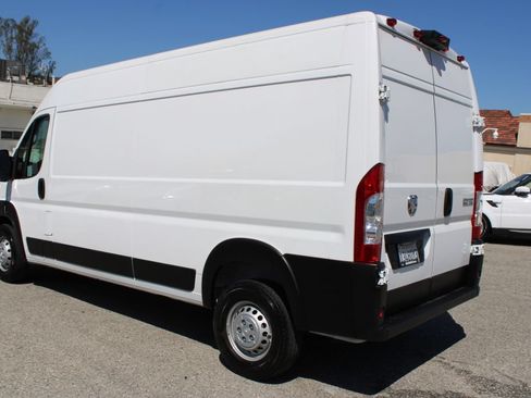 Used 2025 RAM ProMaster 2500 w/ Convenience Group FWD image 6