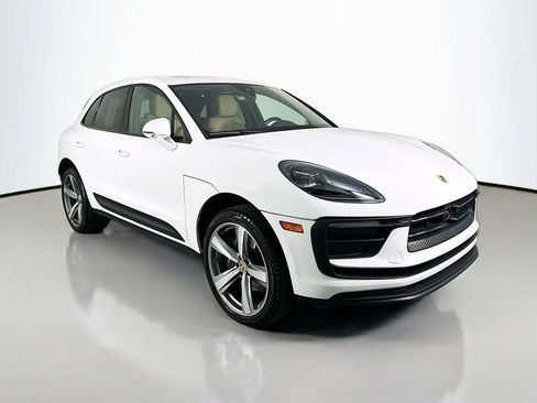 Certified 2023 Porsche Macan AWD/4WD image 7