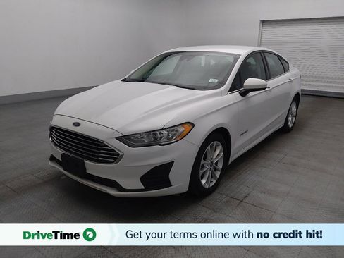 Used 2019 Ford Fusion SE FWD image 1