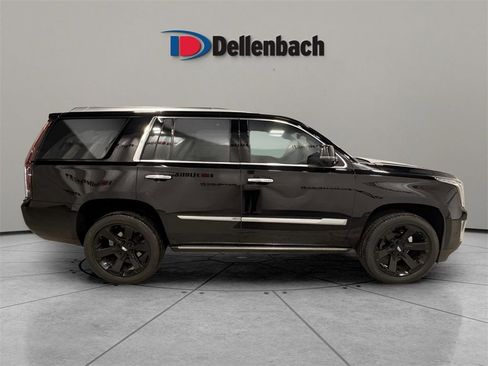 Used 2018 Cadillac Escalade Premium Luxury image 6