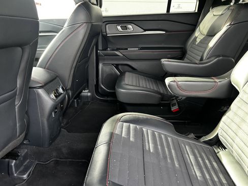 Used 2025 Ford Explorer ST-Line image 11