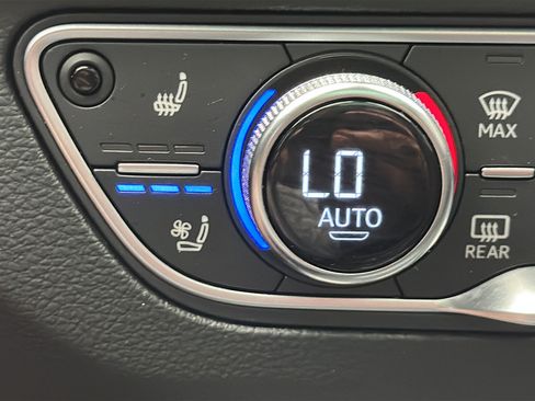 Used 2019 Audi SQ5 Prestige w/ Prestige Package AWD/4WD image 21