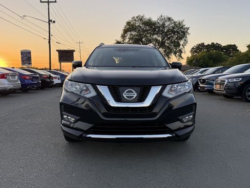 Used 2017 Nissan Rogue SL AWD/4WD image 2