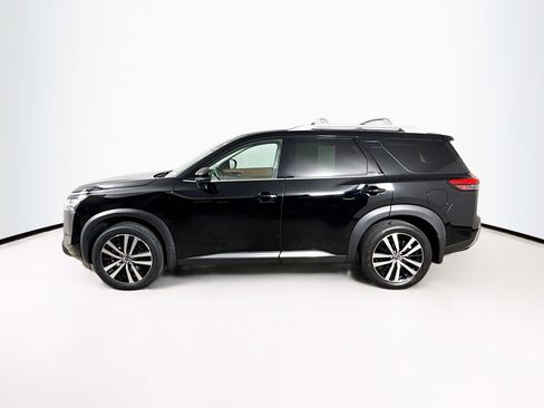 Used 2023 Nissan Pathfinder Platinum image 7