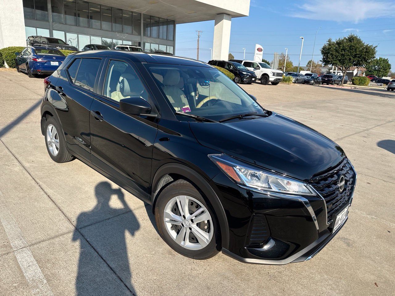 Used 2024 Nissan Kicks S FWD image 1