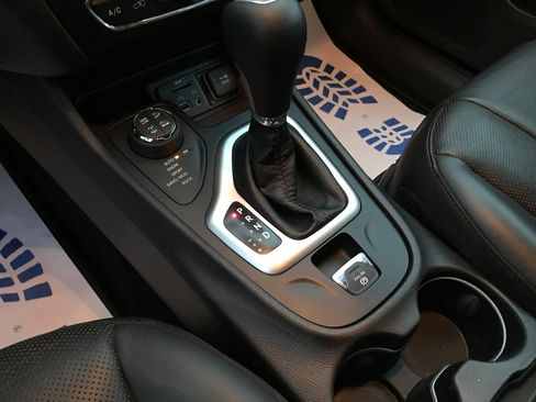 Used 2018 Jeep Cherokee Trailhawk w/ Quick Order Package 27L image 23