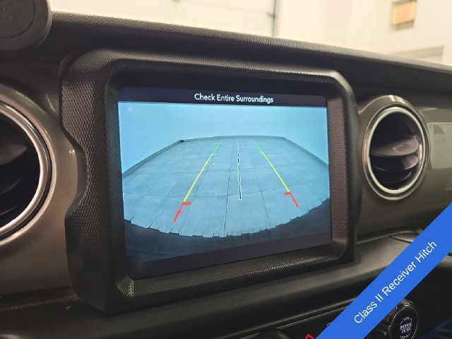 Used 2019 Jeep Wrangler Unlimited Sahara AWD/4WD image 24