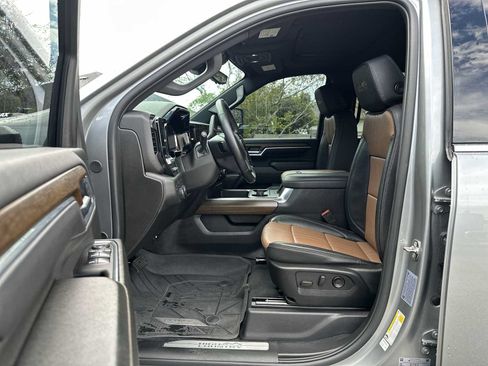 Certified 2025 Chevrolet Silverado 2500 High Country w/ Technology Package AWD/4WD image 2