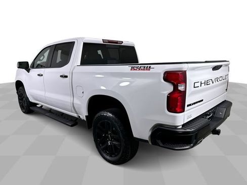 Used 2025 Chevrolet Silverado 1500 LT Trail Boss w/ Convenience Package II AWD/4WD image 6