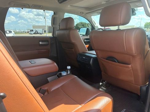 Used 2019 Toyota Sequoia Platinum AWD/4WD image 9