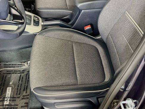Certified 2025 Hyundai Venue Limited FWD image 18