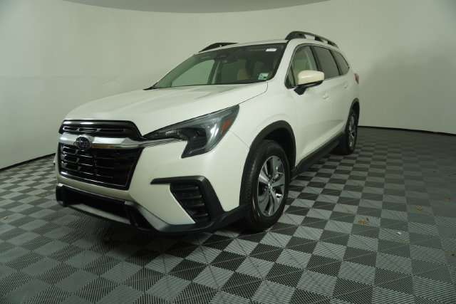 Used 2025 Subaru Ascent Premium AWD/4WD image 3