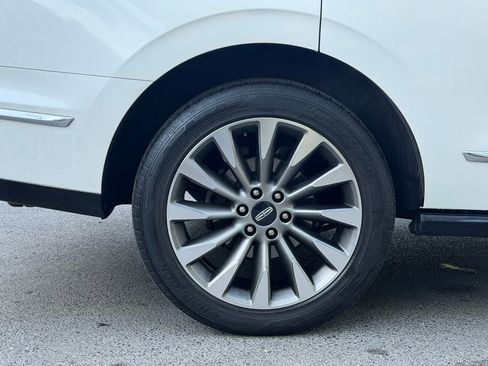 Used 2020 Lincoln Navigator Reserve w/ Luxury Package AWD/4WD image 9